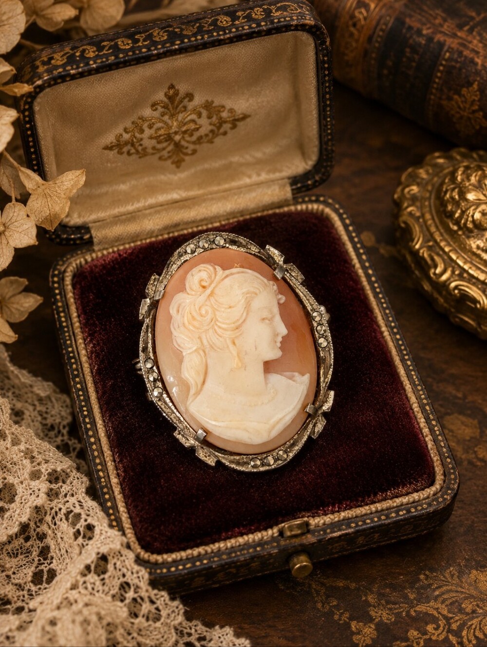 Vintage 800 Silver Shell Cameo Brooch Pendant – c. 1920s–1930s